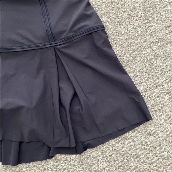 Lululemon Women's Lost In Pace Skirt / Skort Navy Size 2 Stretch Luxtreme - Picture 3 of 11
